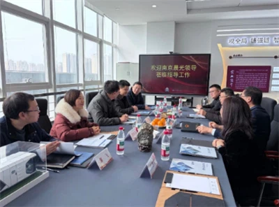 It-tim maniġerjali tax-Xjenza u l-Industrija Aerospazjali Nanjing Chenguang ż...